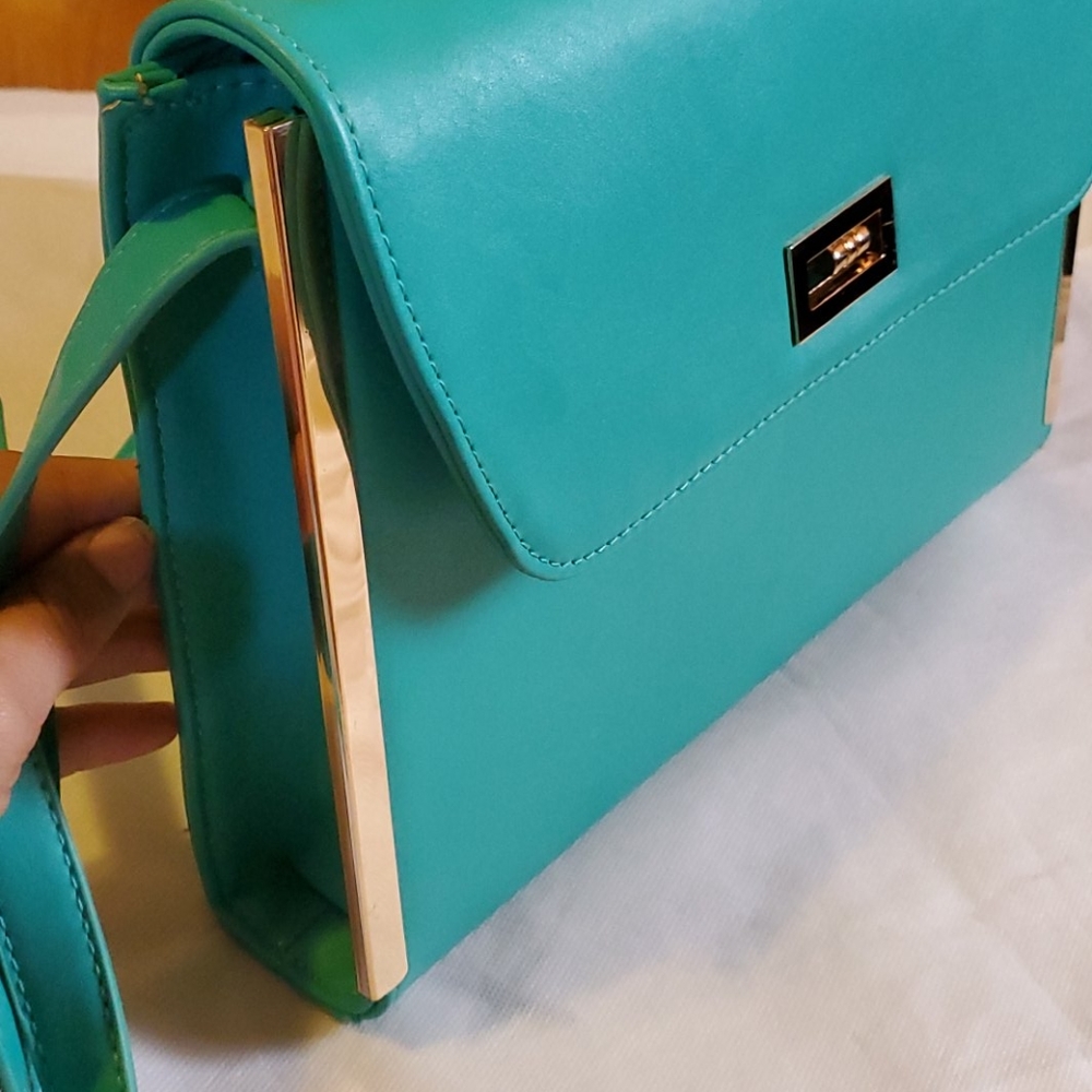 purse - Picture 3 of 3